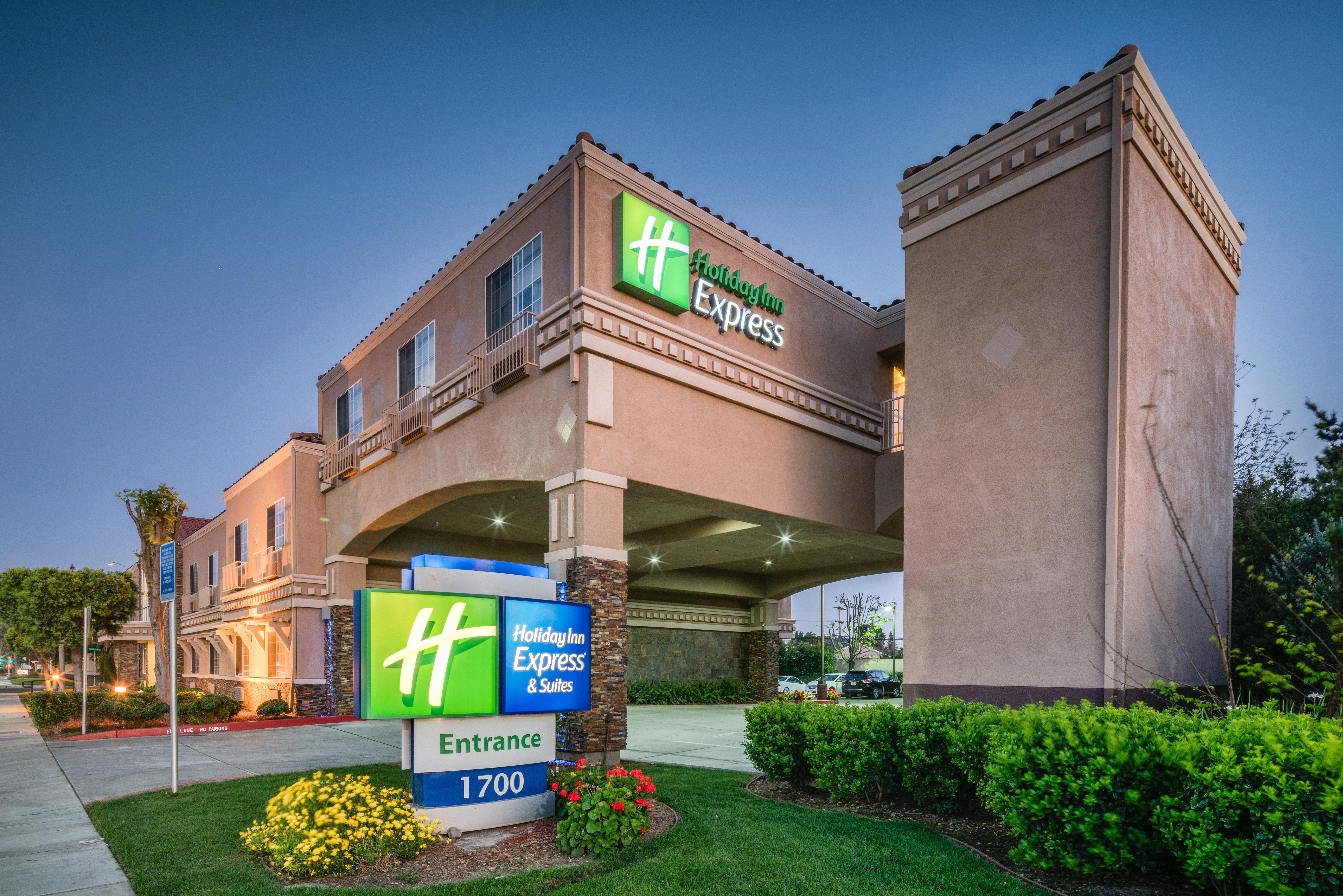 Holiday Inn Express & Suites Santa Clara By Ihg Eksteriør bilde